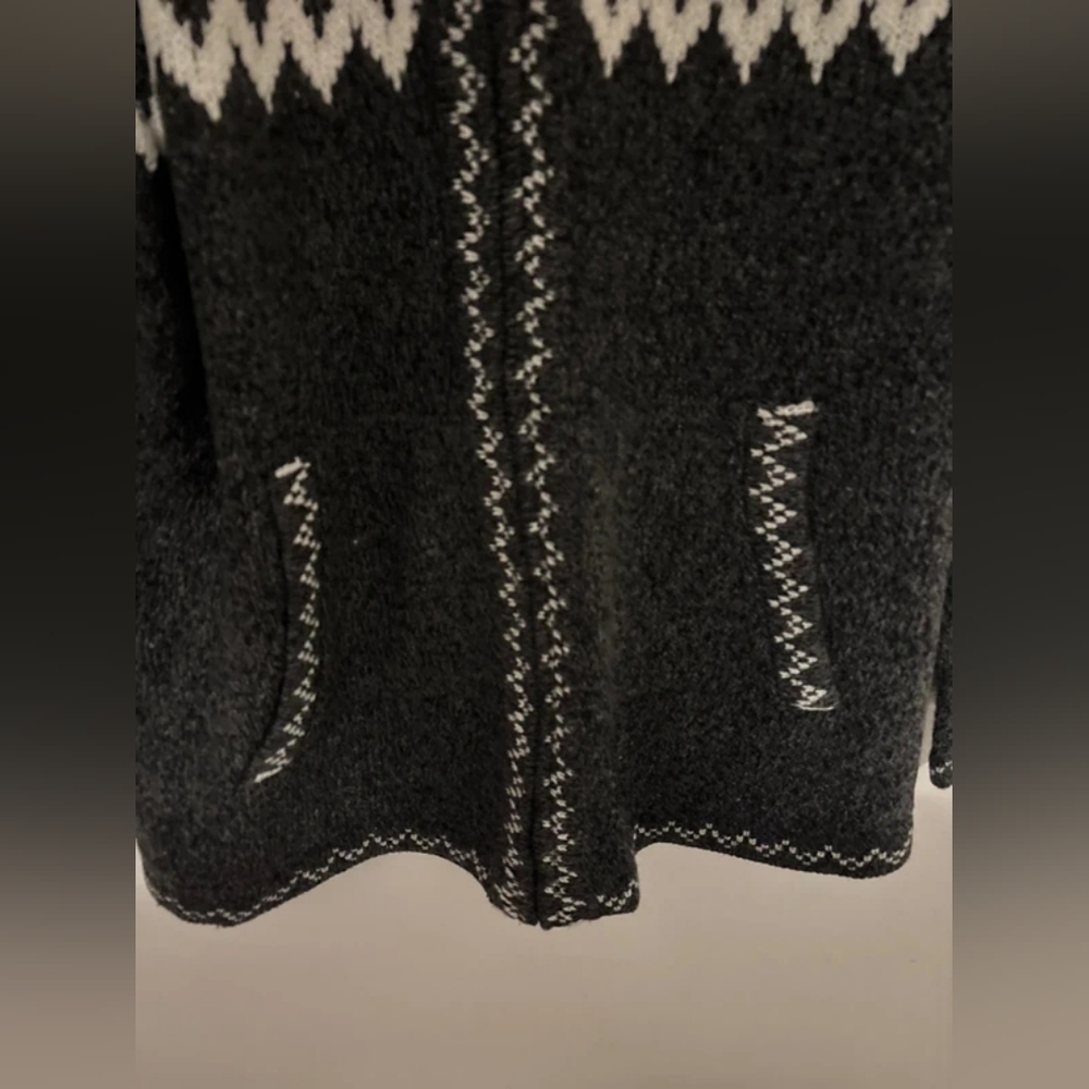 Black and White Hooded Cardigan - Picture 2 of 4
